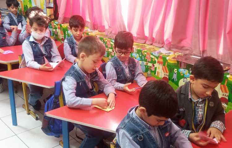 فعالیت مناسبتی(درست کردن اوریگامی ) 3