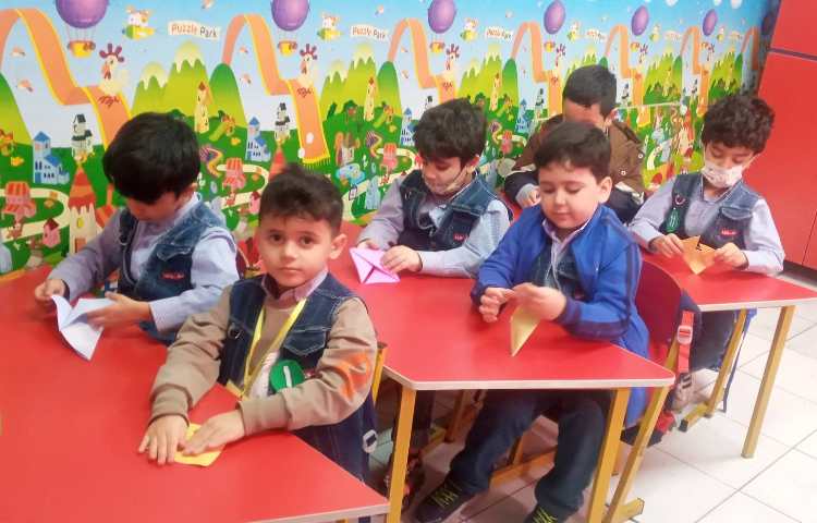 فعالیت مناسبتی(درست کردن اوریگامی )