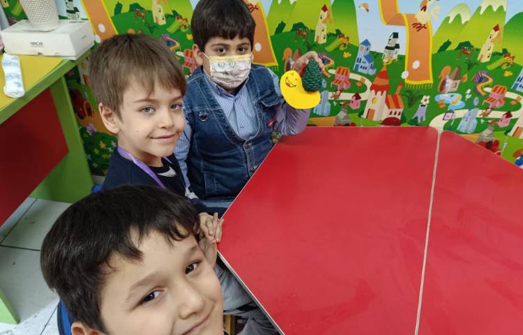 فعالیت مناسبتی (برای آشنایی بهتر با حروف (ن) حلزون درست کردیم. 4