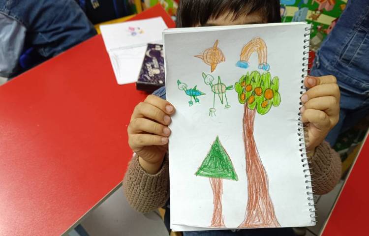 فعالیت مناسبتی ،به مناسبت نزدیک شدن به روز درختکاری دانش‌آموزان نقاشی کاشت نهال را انجام دادند . 1