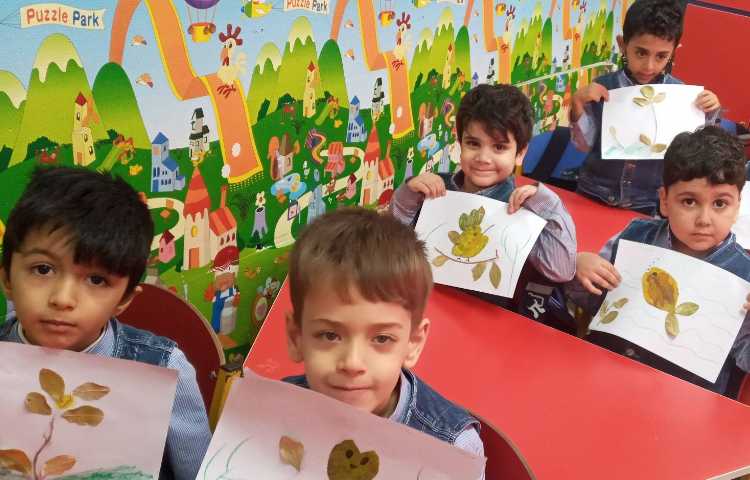 فعالیت مناسبتی بوسیله‌ی برگ کاردستی انجام دادند 4