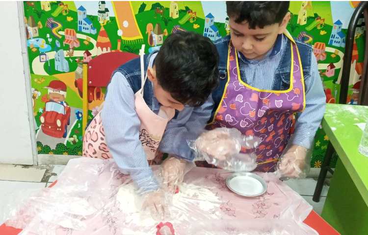 فعالیت مناسبتی (درست کردن نان) 3