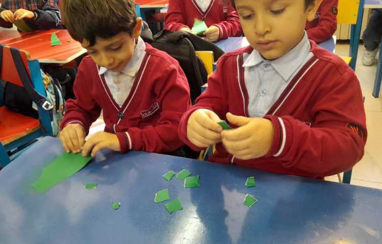 فعالیت مناسبتی روز دانش آموز 2