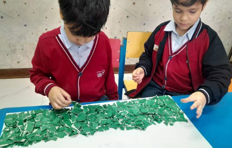 فعالیت مناسبتی روز دانش آموز 9