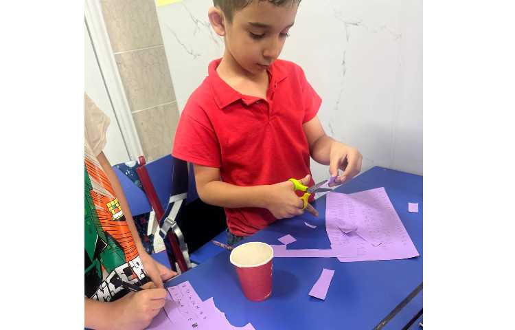 فعالیت cut and count نوشتن حروف انگلیسی و جملات کوتاه 7