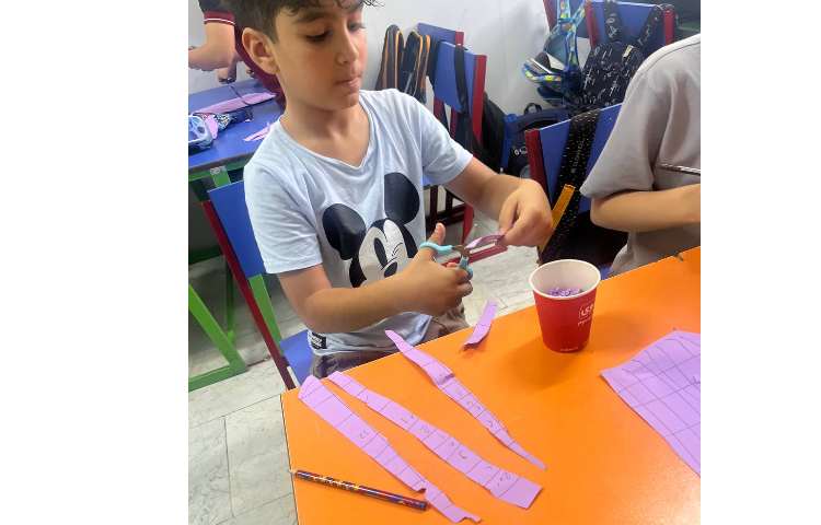 فعالیت cut and count نوشتن حروف انگلیسی و جملات کوتاه 8