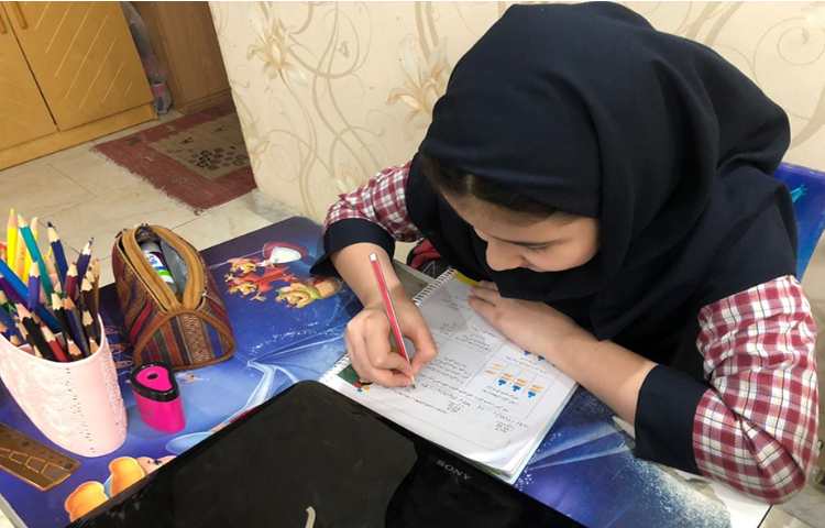 فعالیت‌های درسی دانش آموزان در منزل 3