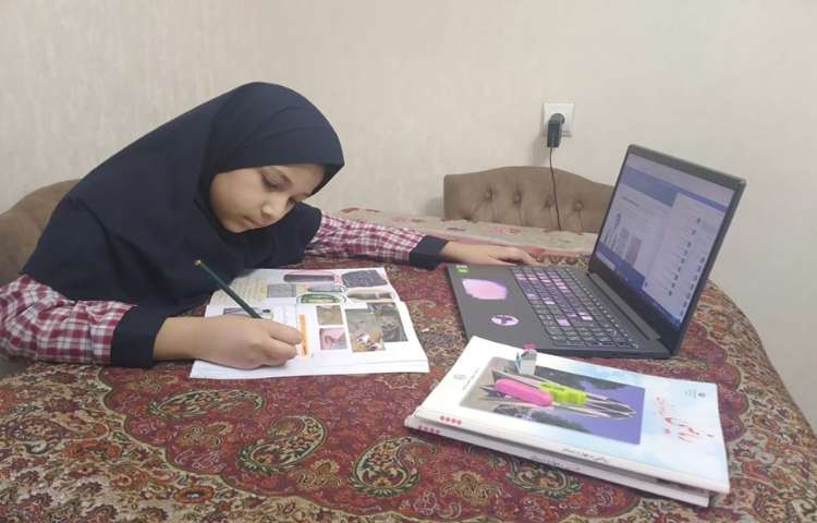 فعالیت‌های درسی دانش آموزان در منزل 3