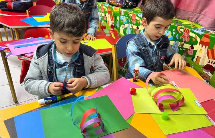 فعالیت های دست ورزی در کلاس زبان انگلیسی