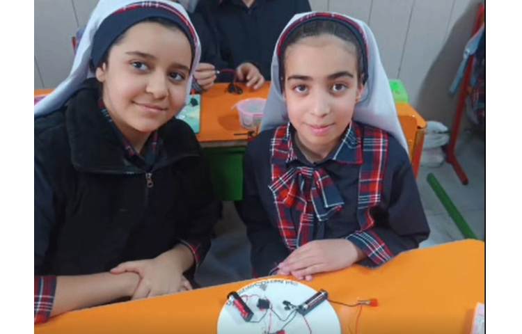 فعالیت های علوم دانش آموزان عزیز پایه چهارم دبستان پرتوعلوی 1