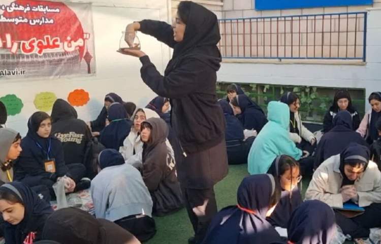 فعالیت های واحد زبان در هفته ملی علوم 1