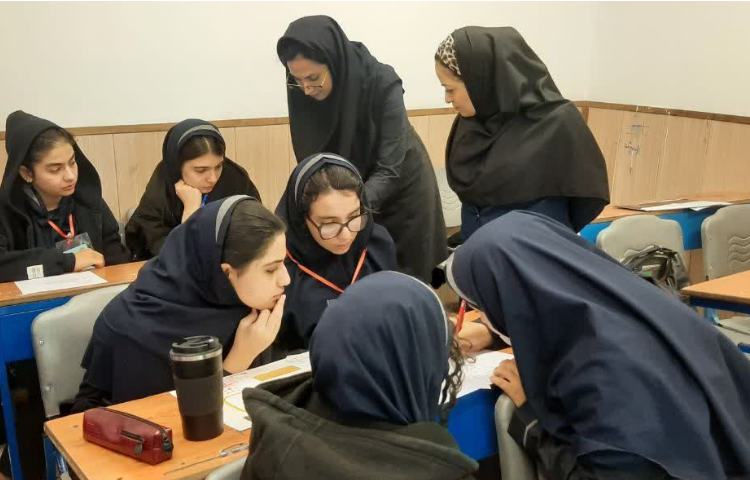 فعالیت های واحد زبان در هفته ملی علوم 4