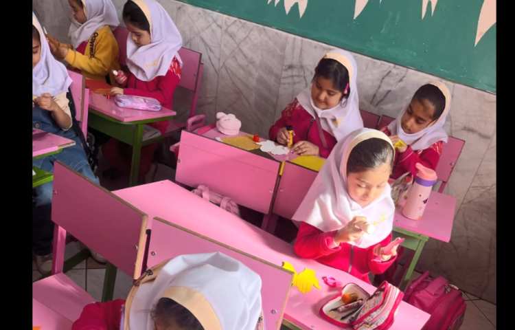 فعالیت های کلاسی دانش آموزان عزیز پایه اول دبستان پرتوعلوی شیراز