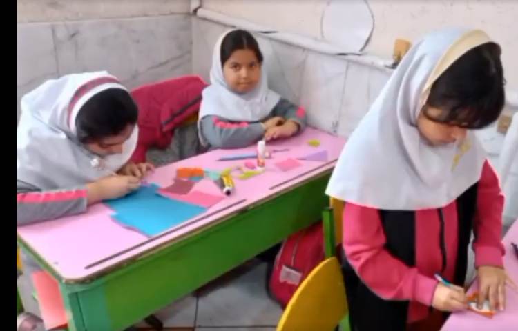 فعالیت های کلاسی دانش آموزان عزیز پایه اول دبستان پرتوعلوی شیراز 1