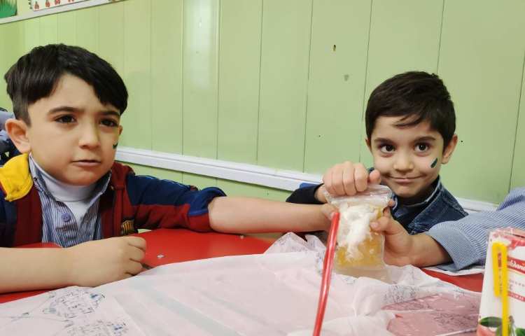 فعالیت هفته علوم ترفند های نمکی 5