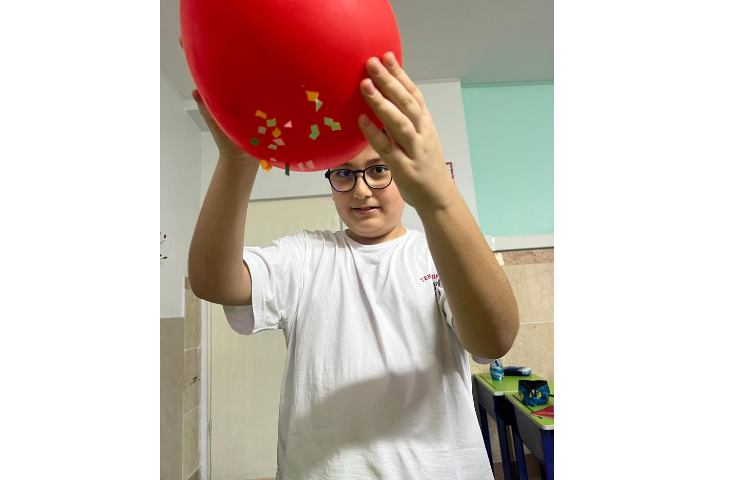 فعالیت و آزمایش های علوم در مبحث نیرو و انواع نیرو 7