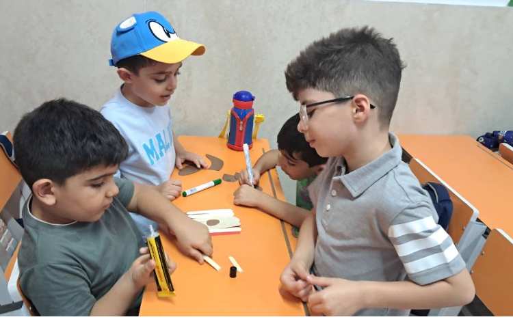 فعالیت و کار گروهی