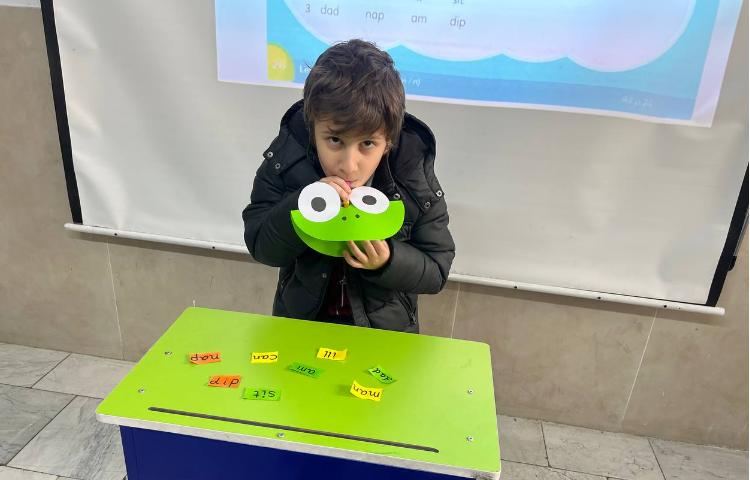 فعالیت کلاسی جهت مرور لغات مرتبط با بخش فونیکس کتاب 1