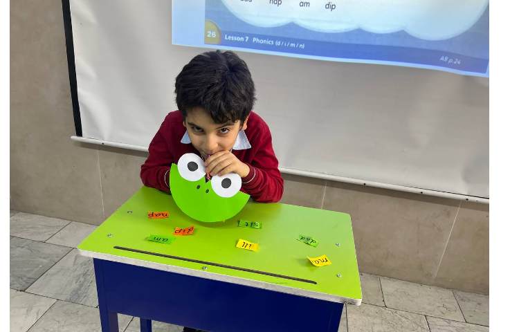 فعالیت کلاسی جهت مرور لغات مرتبط با بخش فونیکس کتاب 3