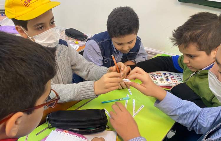 فعالیت گروهی برای تمرین Reading 4