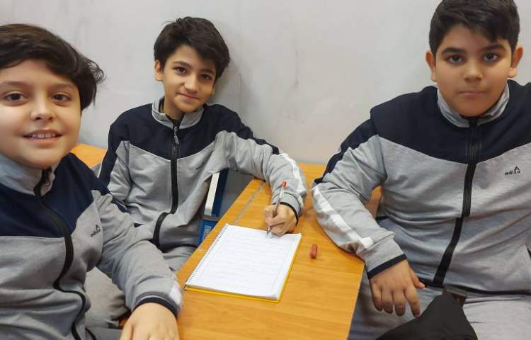 فعالیت گروهی تلفیق درس هدیه و نگارش 2