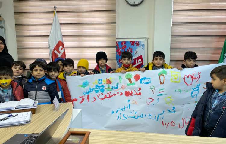 :فعالیت گروهی دانش آموزان، تقدیر از مدیریت دبستان 2