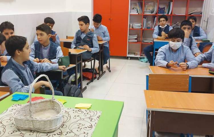 فعالیت گروهی درس فارسی ،پرسش خلاقانه مترادف و متضاد و هم‌خانواده 4