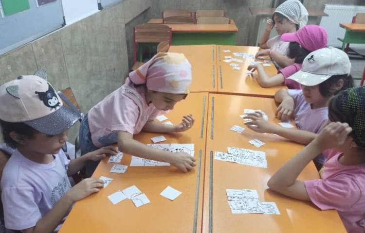 فعالیت - freer - present continues 1