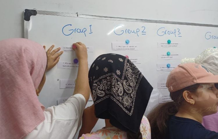 فعالیت - Lead in , Reading and vocabulary 1