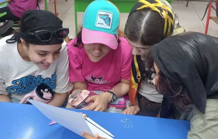 فعالیت - Lead in , Reading and vocabulary 3