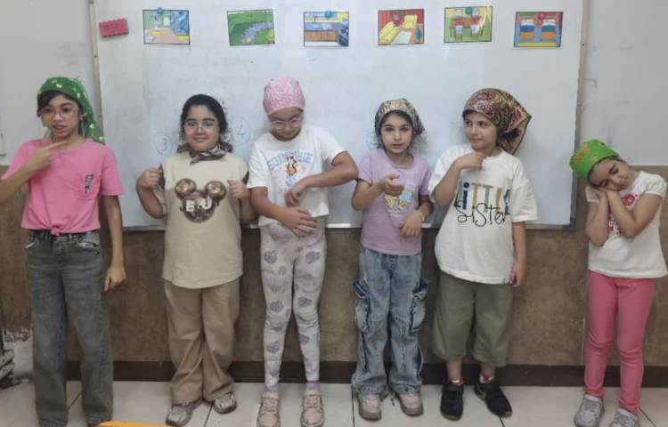 فعالیت - freer - present continues