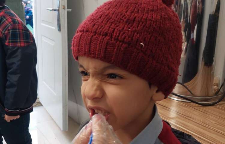 فلوراید تراپی با حضور کارشناسان مرکز بهداشت 4