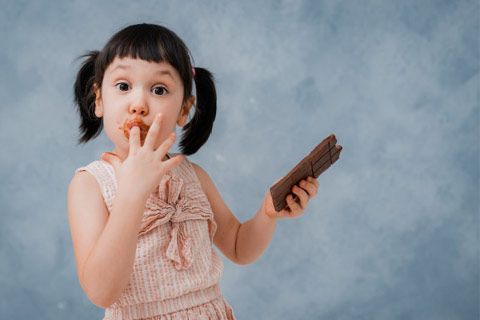فواید خوردن شکلات برای کودکان