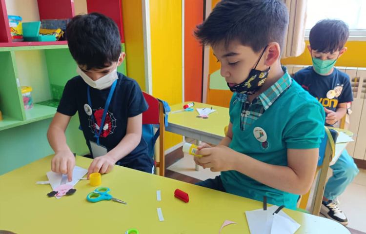 :قصه گویی و نمایشنامه(کاردستی پزشک)، کلاس بادبادک