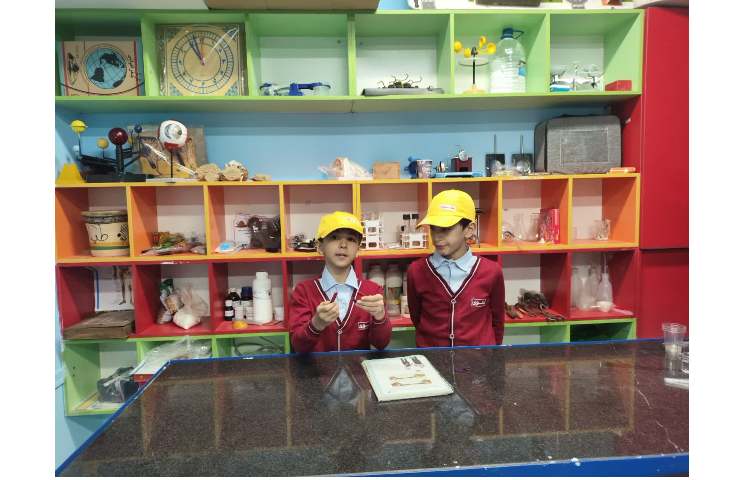 قطب‌های همنام و غیر همنام-آزمایشگاه علوم