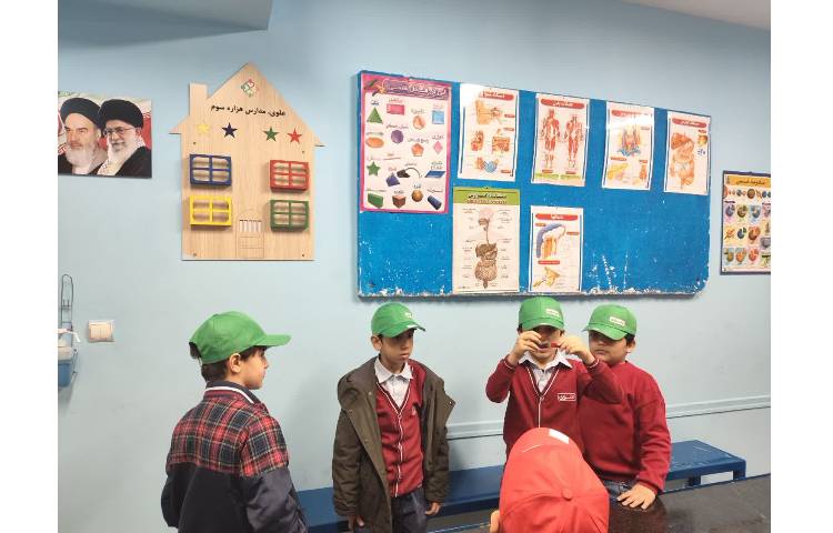 قطب‌های همنام و غیر همنام-آزمایشگاه علوم