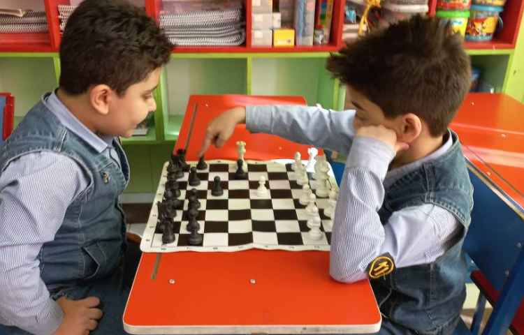 مات در دو حرکت 4