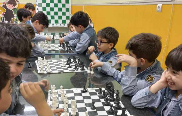 مات پلکانی 10