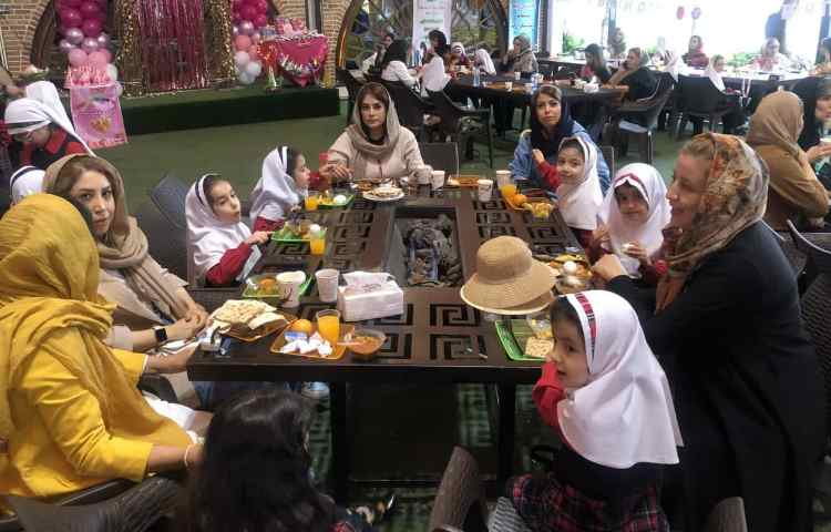 مادران و دختران 2