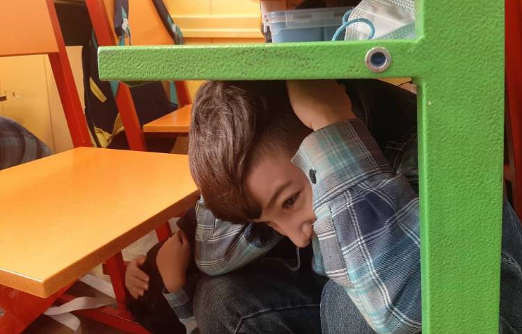 :مانور زلزله، کلاس توت فرنگی 4