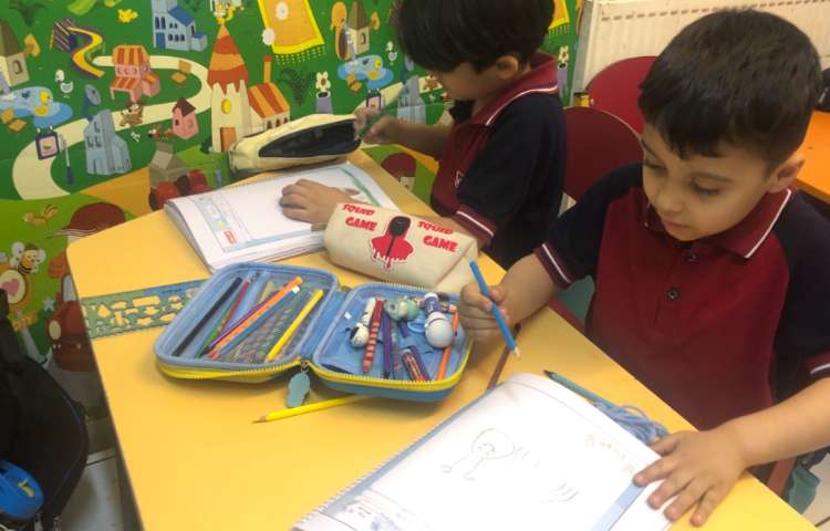 ماهرشو:آشنایی با خزندگان، کشیدن حلزون و دوخت مار 2