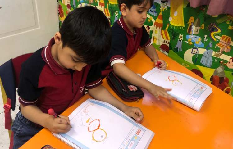 ماهرشو:آشنایی با خزندگان، کشیدن حلزون و دوخت مار 7