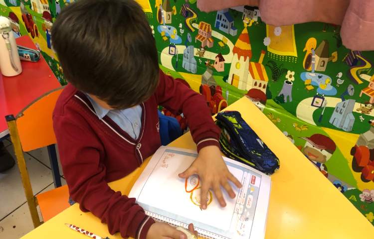 ماهرشو:آشنایی با خزندگان، کشیدن حلزون و دوخت مار 8