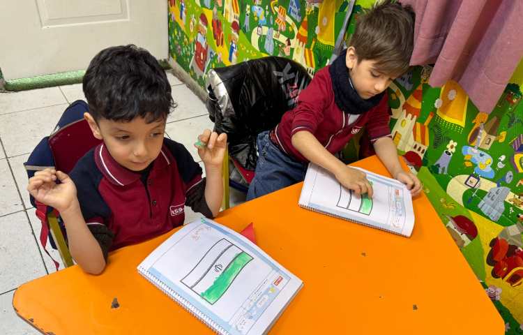 ماهرشو:اوریگامی گل لاله و رنگ‌آمیزی پرچم ایران 4