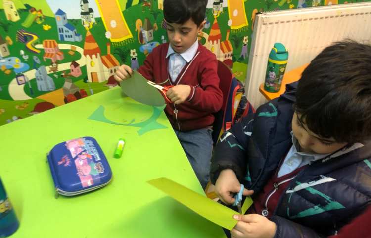 ماهرشو:برای تثبیت یادگیری نشانه (ق) کاردستی قورباغه درست شد. 2