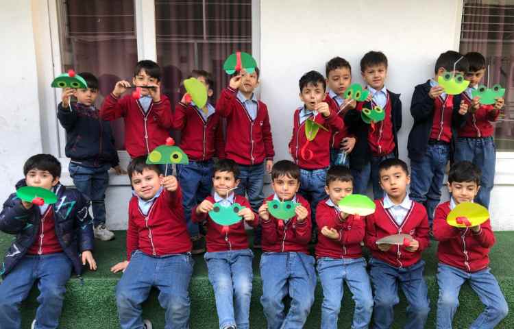 ماهرشو:برای تثبیت یادگیری نشانه (ق) کاردستی قورباغه درست شد.