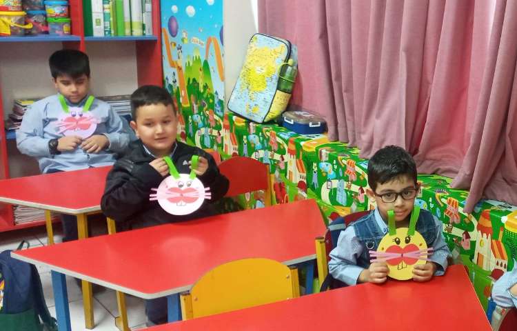 ماهرشو(به کمک دایره های مختلف خرگوش درست کردند.) 2