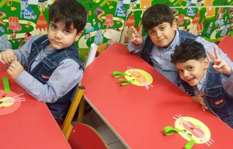 ماهرشو(به کمک دایره های مختلف خرگوش درست کردند.) 3