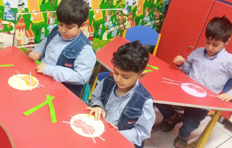 ماهرشو(به کمک دایره های مختلف خرگوش درست کردند.) 4