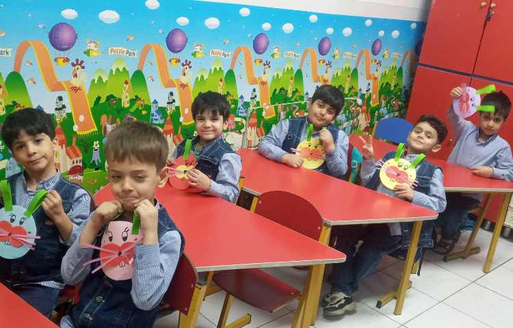 ماهرشو(به کمک دایره های مختلف خرگوش درست کردند.)